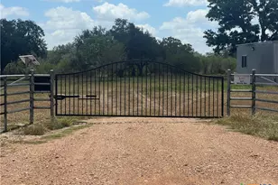 527 Moritz Rd, Meyersville, TX 77974 - Photo 18