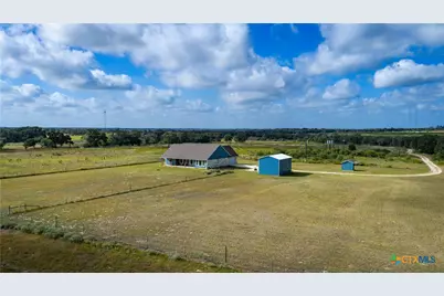 5476 County Road 427, Stockdale, TX 78160 - Photo 24