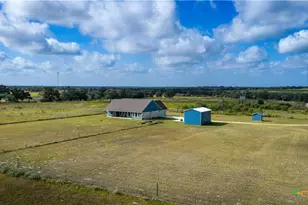 5476 County Rd 427, Stockdale, TX 78160 - Photo 24