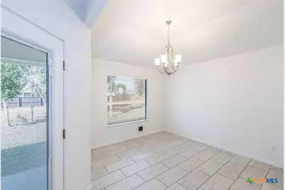 228 Plum Street, Luling, TX 78648 - Photo 6