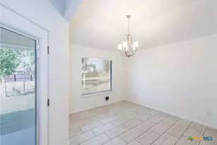228 Plum St, Luling, TX 78648 - Photo 6