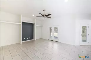 228 Plum St, Luling, TX 78648 - Photo 4