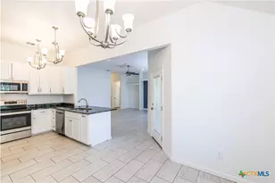 228 Plum St, Luling, TX 78648 - Photo 10