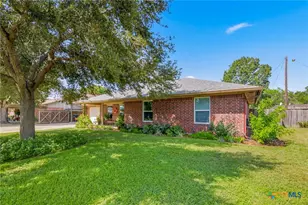 411 Dove Dr, Victoria, TX 77905 - Photo 6
