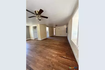 207 N Broad Street, Lampasas, TX 76550 - Photo 6