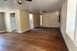 207 N Broad St, Lampasas, TX 76550 - Photo 6