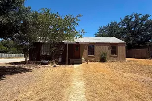 207 N Broad St, Lampasas, TX 76550 - Photo 2