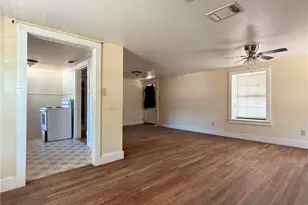 207 N Broad St, Lampasas, TX 76550 - Photo 4