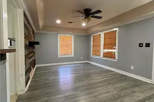206 W Ave B, Lampasas, TX 76550 - Photo 6