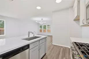 1239 Loma Rnch, New Braunfels, TX 78132 - Photo 12