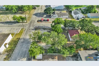 308 E Guadalupe Street, Victoria, TX 77901 - Photo 8