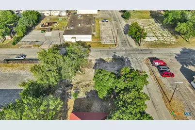 308 E Guadalupe Street, Victoria, TX 77901 - Photo 6