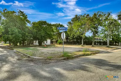 308 E Guadalupe Street, Victoria, TX 77901 - Photo 14