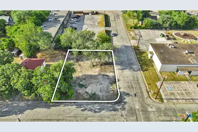 308 E Guadalupe Street, Victoria, TX 77901 - Photo 2