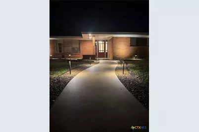 2202 E Loma Vista Avenue, Victoria, TX 77901 - Photo 4