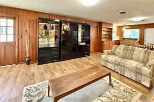 308 Louise St, Edna, TX 77957 - Photo 10