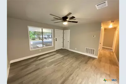 2018 Sherman Street, Seguin, TX 78155 - Photo 4