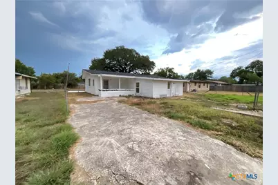 2018 Sherman Street, Seguin, TX 78155 - Photo 22
