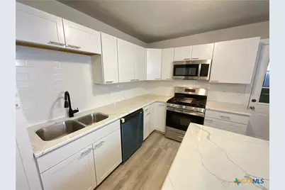2018 Sherman Street, Seguin, TX 78155 - Photo 6
