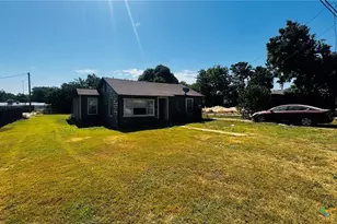 806 S Pearl St, Belton, TX 76513 - Photo 1
