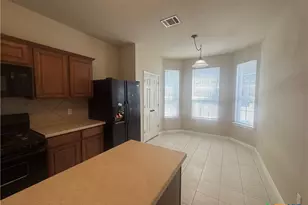 811 Shadow Creek Blvd, Buda, TX 78610 - Photo 4