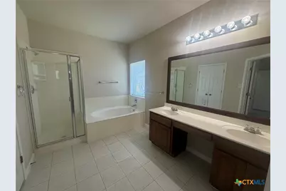 811 Shadow Creek Boulevard, Buda, TX 78610 - Photo 16