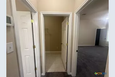 811 Shadow Creek Boulevard, Buda, TX 78610 - Photo 10