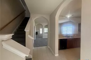 811 Shadow Creek Blvd, Buda, TX 78610 - Photo 2