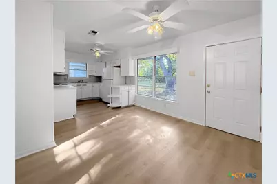 214 Crockett Street, Port Lavaca, TX 77979 - Photo 6