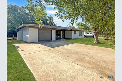214 Crockett Street, Port Lavaca, TX 77979 - Photo 1