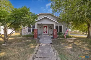 520 E First St, Cuero, TX 77954 - Photo 2