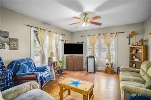 520 E First St, Cuero, TX 77954 - Photo 6