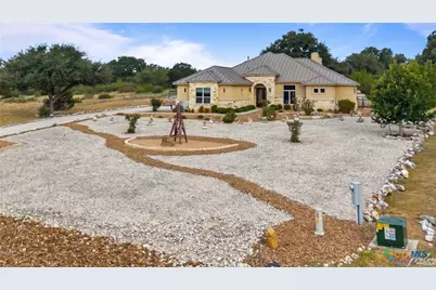 610 Battistrada, New Braunfels, TX 78132 - Photo 4