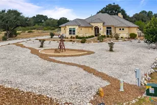 610 Battistrada, New Braunfels, TX 78132 - Photo 4