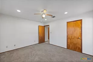 710 Courtney St, Edna, TX 77957 - Photo 14