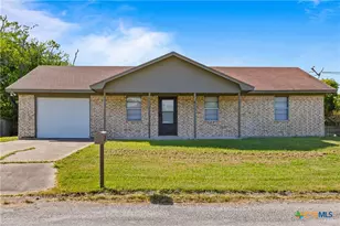 710 Courtney St, Edna, TX 77957 - Photo 1