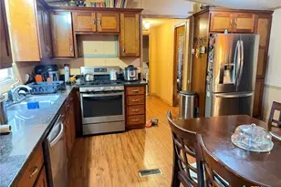 802 N Glass St, Franklin, TX 77856 - Photo 18