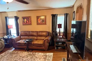 802 N Glass St, Franklin, TX 77856 - Photo 6