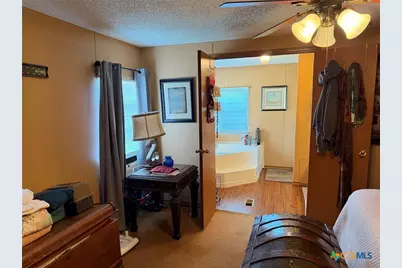802 N Glass Street, Franklin, TX 77856 - Photo 10