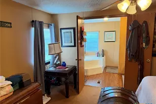 802 N Glass St, Franklin, TX 77856 - Photo 10