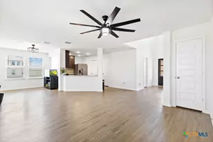 11221 Hollinger Cir, Converse, TX 78109 - Photo 12
