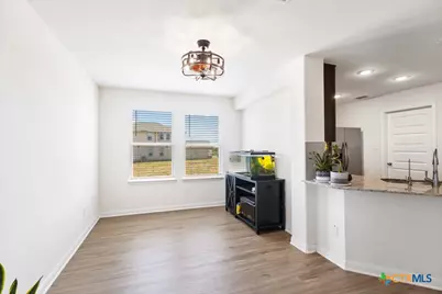11221 Hollinger Circle, Converse, TX 78109 - Photo 10