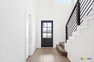 11221 Hollinger Cir, Converse, TX 78109 - Photo 4
