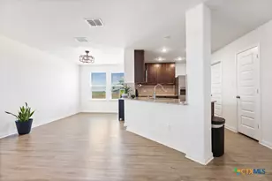 11221 Hollinger Cir, Converse, TX 78109 - Photo 6