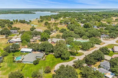 126 Lakeview Drive, Victoria, TX 77905 - Photo 30