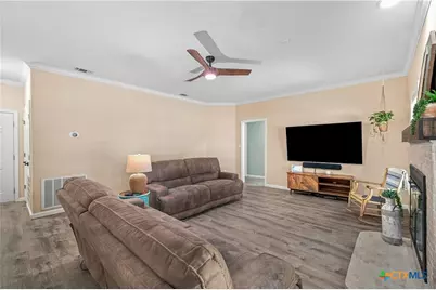 126 Lakeview Drive, Victoria, TX 77905 - Photo 6