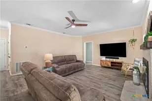126 Lakeview Dr, Victoria, TX 77905 - Photo 6