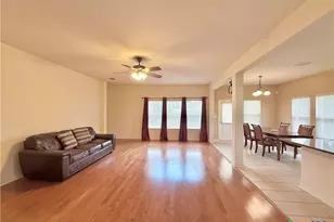 106 Heritage Oak Ct, Victoria, TX 77901 - Photo 4