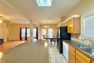 106 Heritage Oak Ct, Victoria, TX 77901 - Photo 10