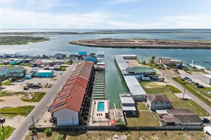 464 15th St, Port O'Connor, TX 77982 - Photo 4
